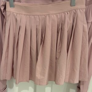 Lululemon Athletica high rise pleated skirt Soft size 4